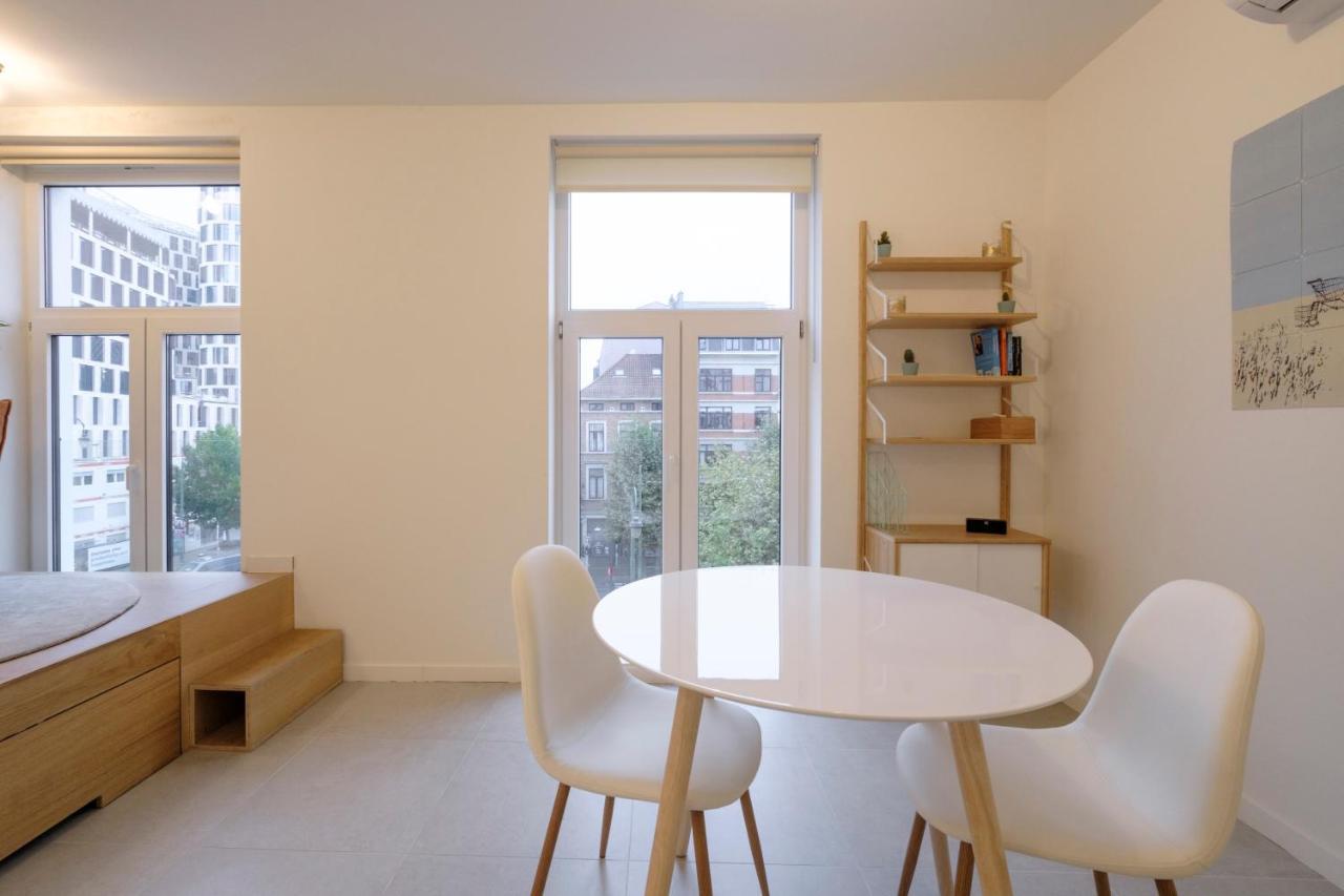 Studios With City View Brussel Bagian luar foto